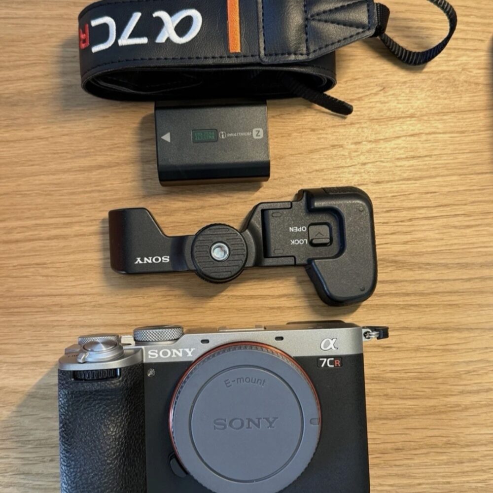 Sony A7CR Full-Frame Interchangable Lens Mirrorless Camera - Silver