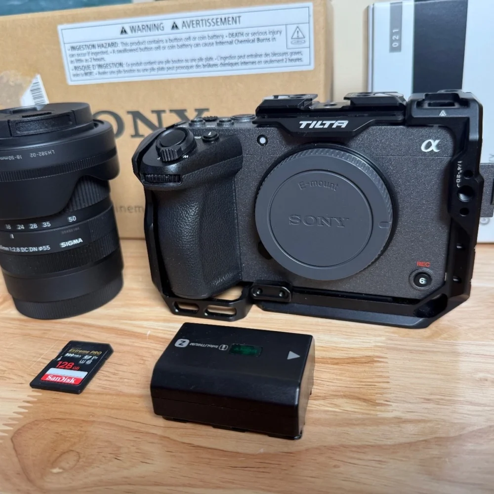 Sony Cinema Line FX30 Super 35 Camera and Sigma 18-50mm f2.8 DC DN Lens Bundle