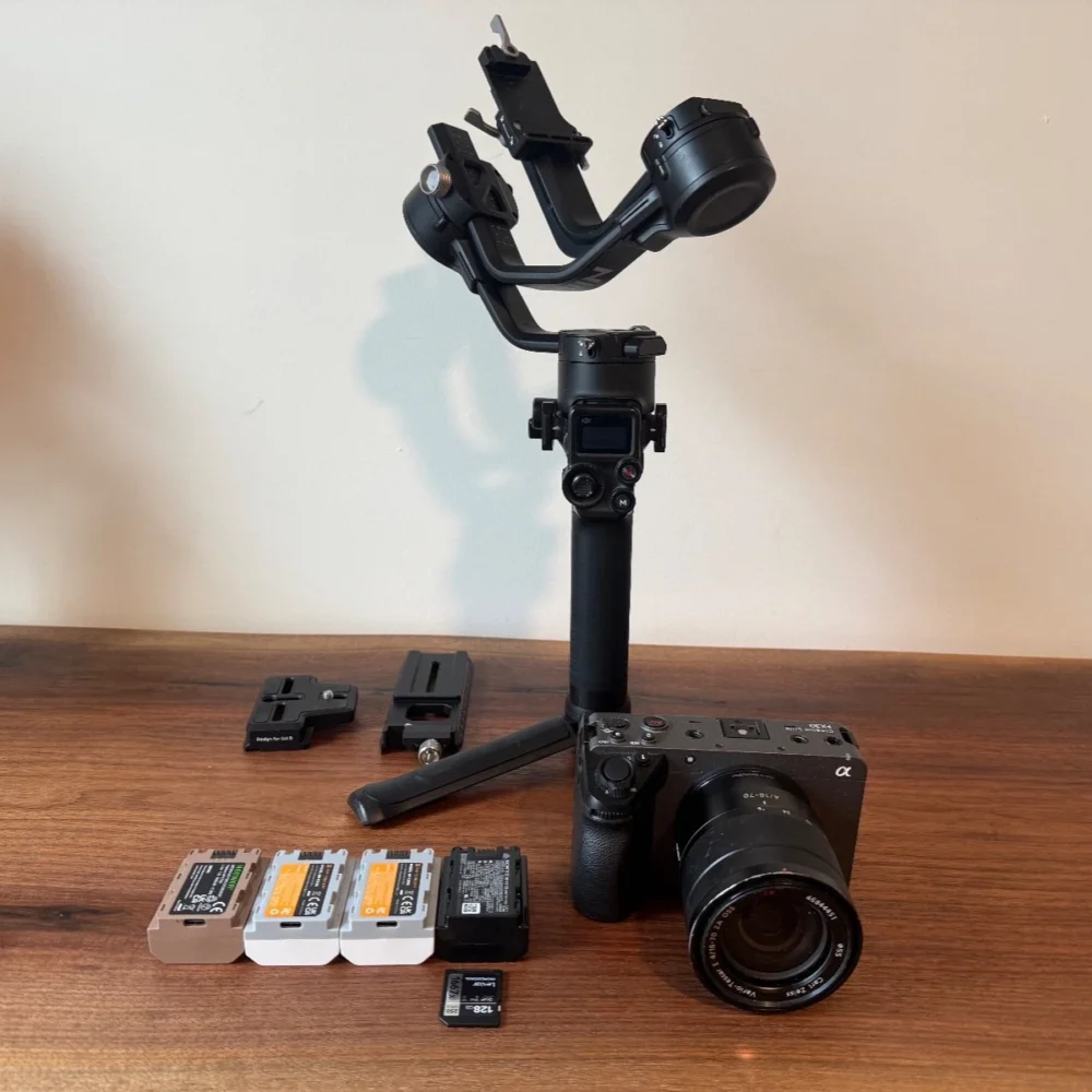 Sony FX30 4K Camera Kit incl Batteries, Sony Lens, DJI Ronin SC-2, SD Card