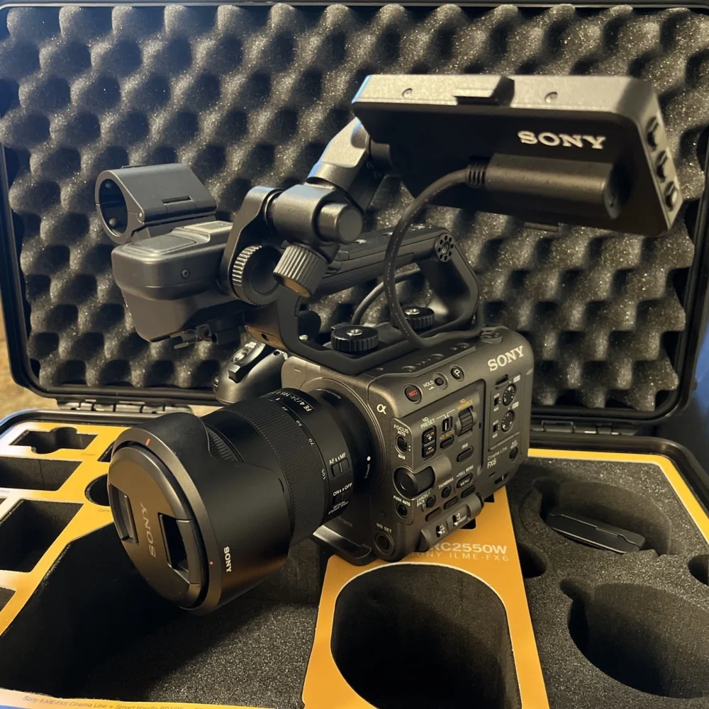 Sony FX6 24-105mm Kit Full-Frame Cinema Camera with FE 24-105mm F4 G OSS Lens