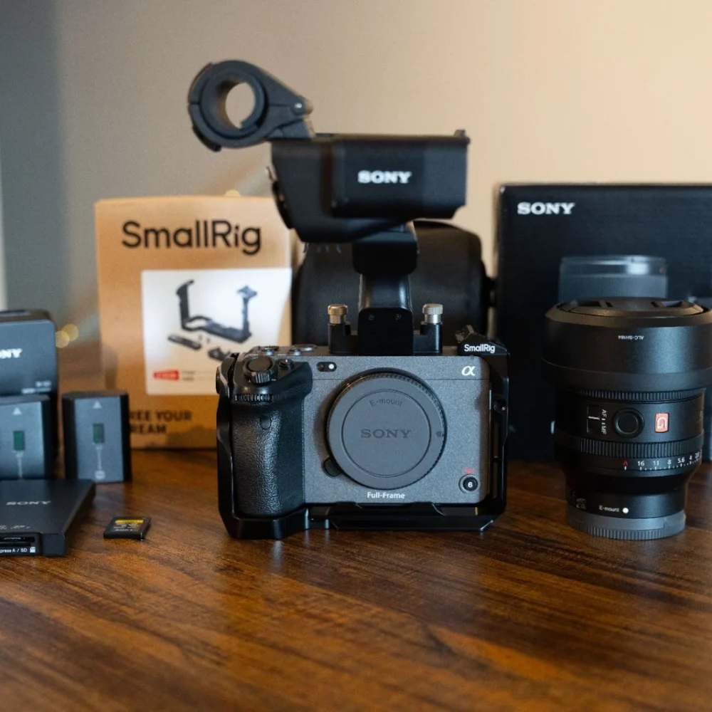 Sony FX3 Cinema Line Full-frame Camera W Sony FE 35mm f1.4 GM Full-frame Wide Angle Lens